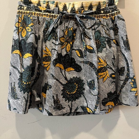 Ulla Johnson Rowan Short in Portofino, Size 2 - Picture 2 of 6